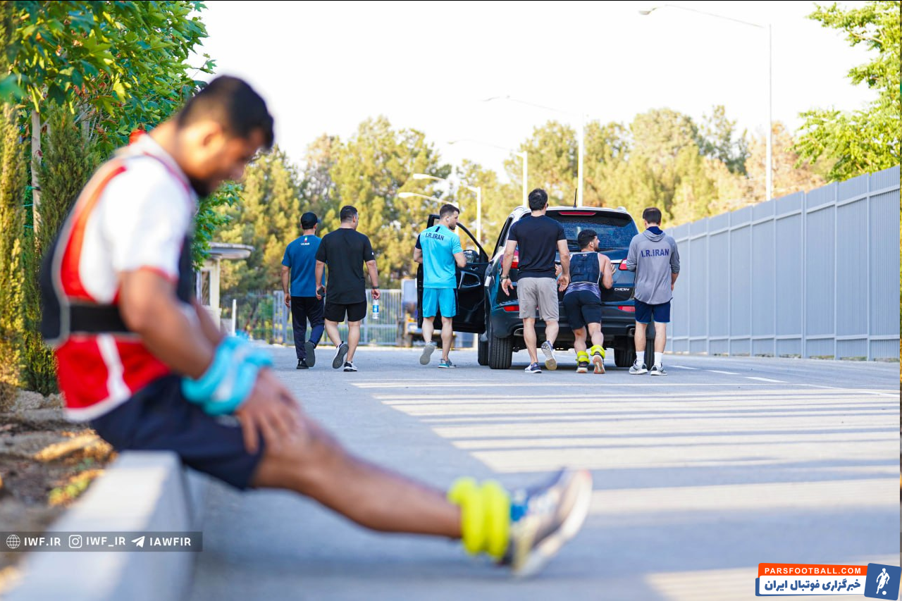 عکس| از هل دادن شاسی بلند تا کشتی گرفتن روی تپه/ تمرین متفاوت تیم ملی کشتی فرنگی بزرگسالان