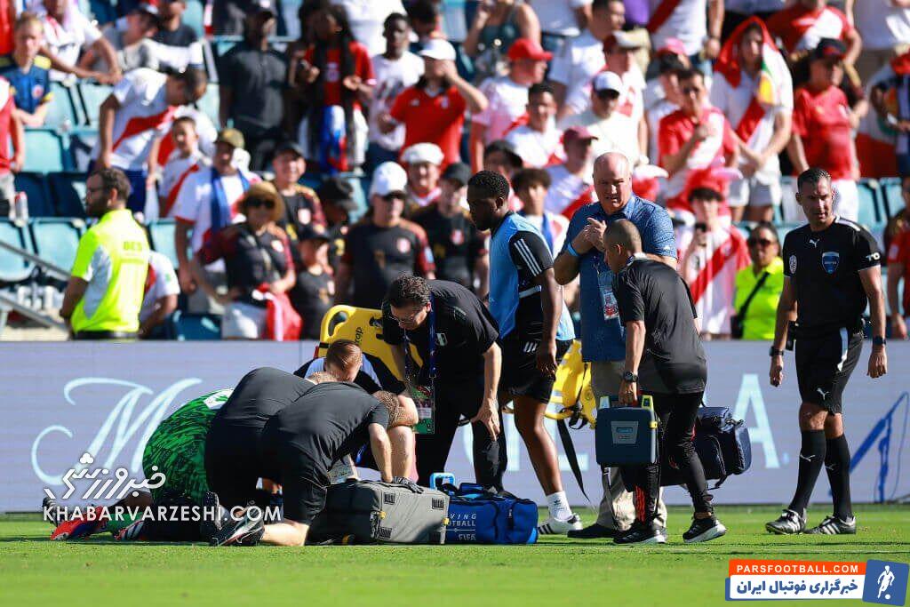اتفاق عجیب و غریب در کوپا آمریکا؛ کمک‌داور غش کرد/ دمای ۳۲ درجه گرم بود! +تصاویر