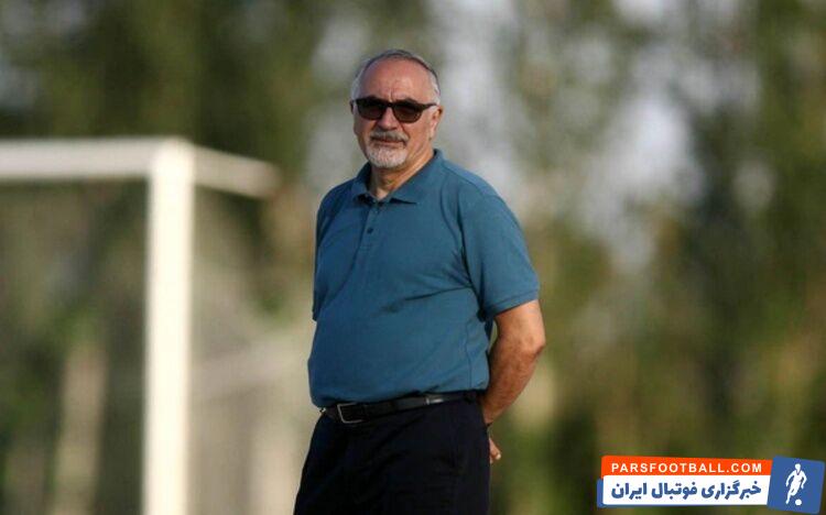 آقای بازیکن! جدایی خودت را گردن جواد نکونام و مدیران نینداز/ بازیکنان استقلال نباید به شعور هواداران توهین کنند