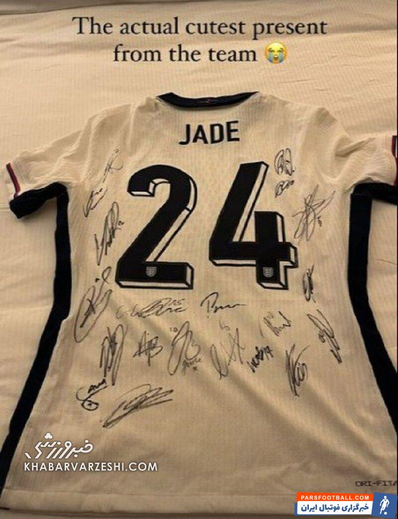 خبرسازترین مربی در اردوی انگلیس؛ یک دختر سه‌شیرها را تمرین می‌دهد/ این مربی، دکتر و دی‌جی است! +تصاویر