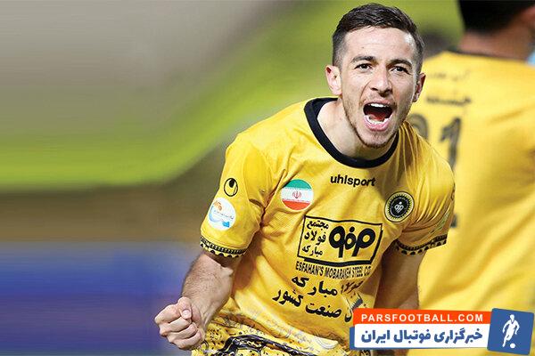 فرشاد احمد زاده ستاره سپاهان در لیست خرید جواد نکونام سرمربی استقلال