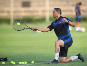 مس رفسنجان ؛ تمرین گلر های مس رفسنجان از سوی رحمان احمدی با استفاده از توپ تنیس