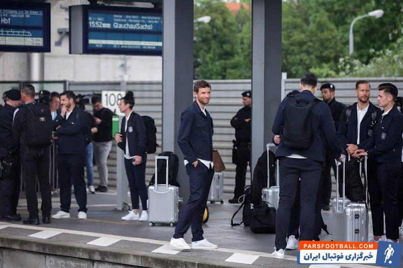 آلمان ؛ معطل شدن بازیکنان تیم ملی آلمان برای ساعت ها در ایستگاه قطار