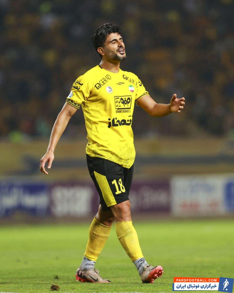 میلاد ؛ تصویر میلاد زکی پور در نیمه نهایی جام حذفی برابر گل گهر 