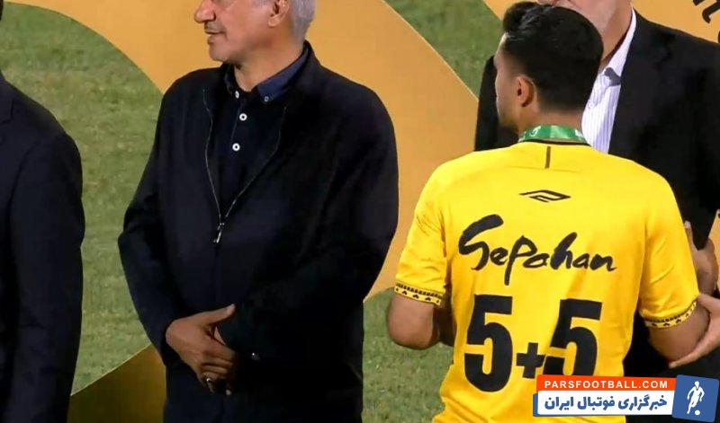 سپاهان ؛ حک عدد 5+5 بر روی پیراهن های سپاهان به تعداد قهرمانی آن ها