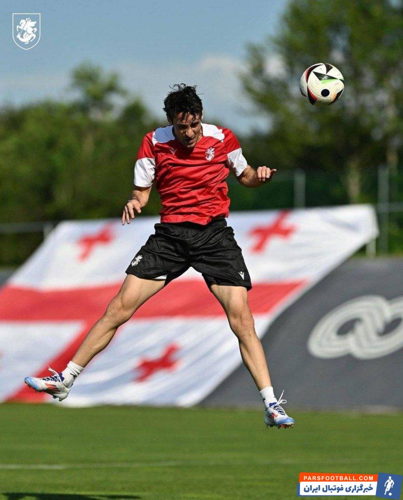 گرجستان ؛ گئورگی گولسیانی در تمرین تیم ملی گرجستان 