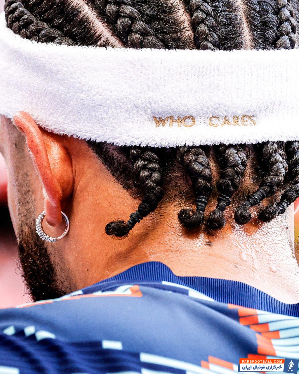 دیپای ؛ حضور دیپای در دیدار برابر لهستان با هدبند سفید