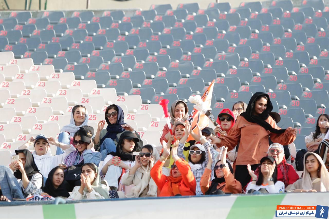 سپاهان ؛ حضور پرشور بانوان هوادار سپاهان در فینال جام حذفی
