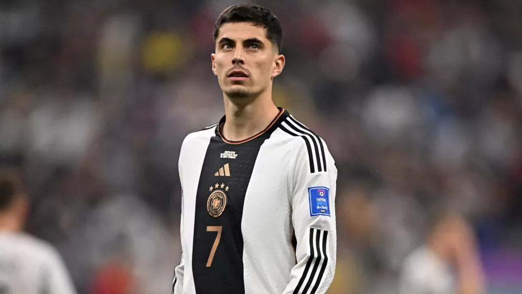 آلمان ؛ معطل شدن بازیکنان تیم ملی آلمان برای ساعت ها در ایستگاه قطار