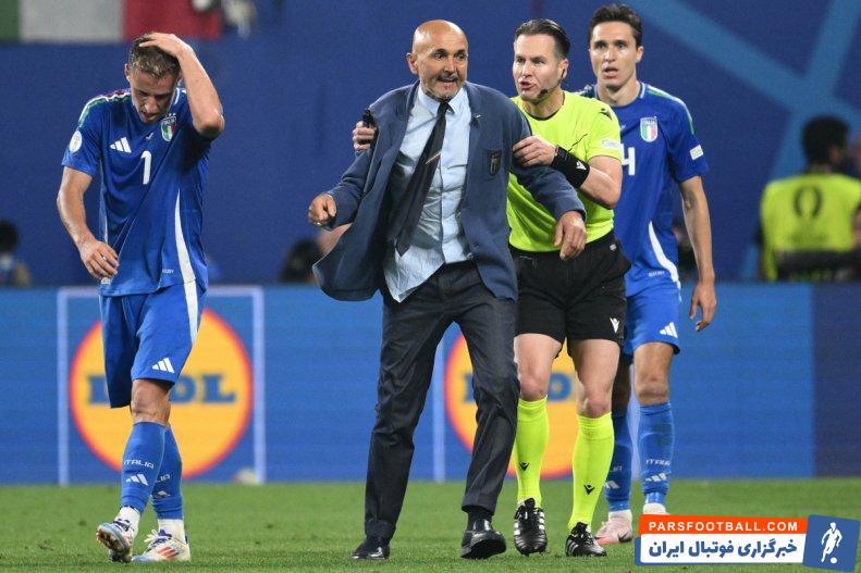 ایتالیا ؛ اسپالتی، سرمربی تیم ملی ایتالیا : در رختکن تیم یکی اخبار را به رسانه ها لو می دهد