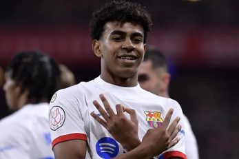 یامال ؛ لامین یامال پدیده بارسلونا : افتخار می‌کنم که جایزه ‏گلوب ساکر را به دست آوردم