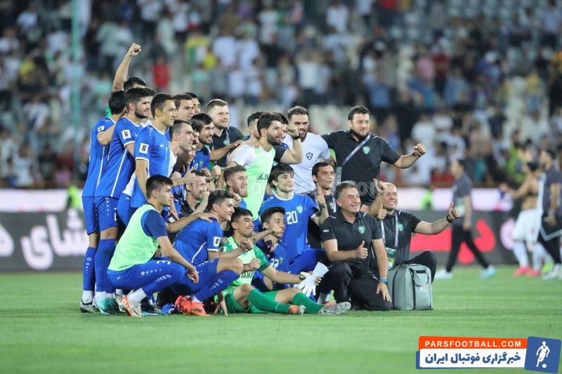 ازبکستان ؛ خروج عباس‌بیک فیض‌الله‌اف ستاره ازبکستان از ورزشگاه با یک جعبه پیتزا