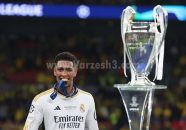 بلینگام در جشن قهرمانی رئال مادرید اسپانیایی صحبت کرد