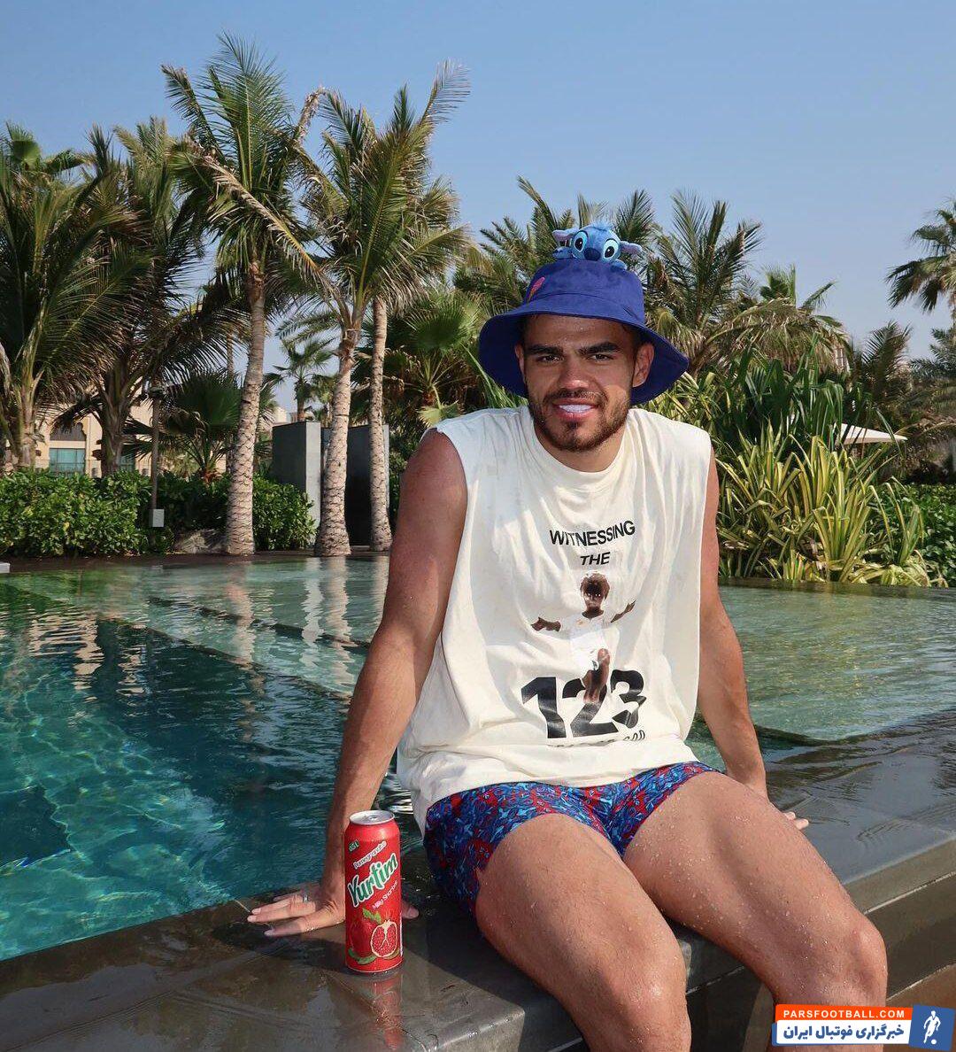 عامل قهرمانی پرسپولیس با استایلی ویژه لب استخر +عکس