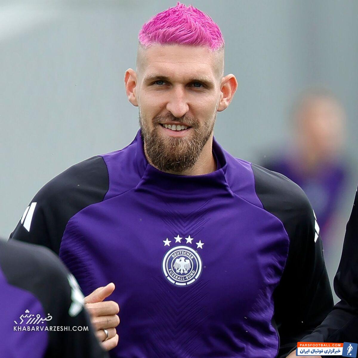 عکس| ملی پوش آلمان با رنگ موی صورتی به استقبال بازی حساس با اسپانیا رفت!