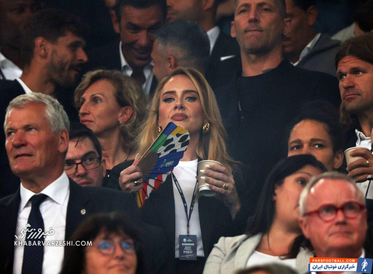 عکس| بانوی صدا؛ تماشاگر ویژه برد دراماتیک انگلیس مقابل هلند