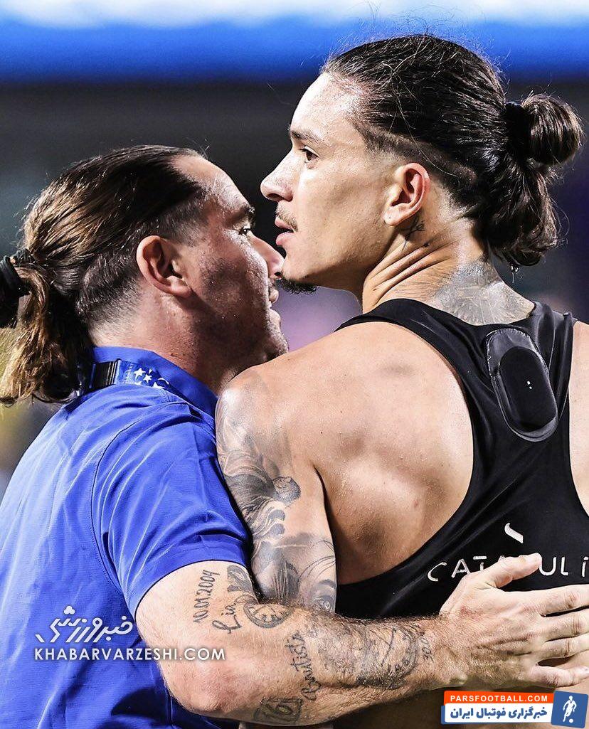 درگیری ستاره‌های اروگوئه با هواداران روی سکوها/ علت این اتفاق چه بود؟ +تصاویر