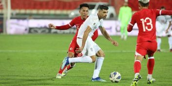 طارمی ؛ حضور تعدادی هوادار مهدی طارمی در کلینیک میلان