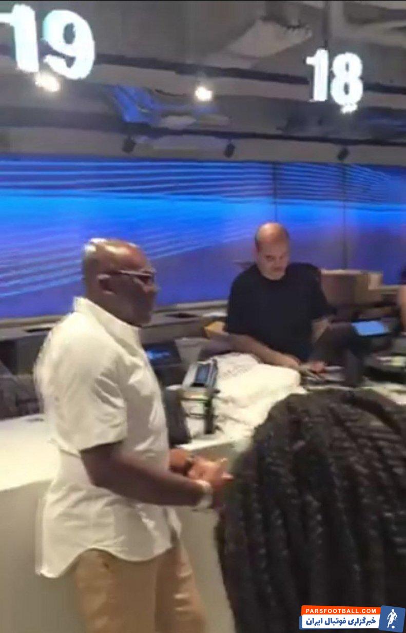 عکس| خریدار 100 پیراهن امباپه شکار شد!