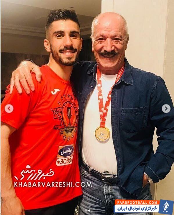 عکس| ژست سعید راد با مدال قهرمانی پرسپولیس