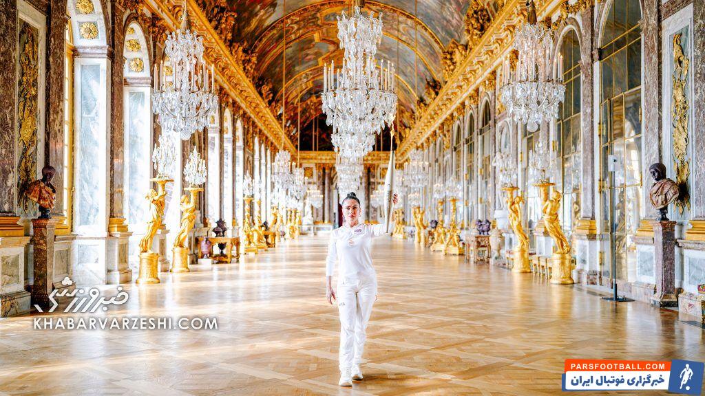 تعامل هالیوود و المپیک؛ سلما هایک و اسنوپ داگ در بین سلبریتی‌های مشعل‌دار در پاریس +عکس