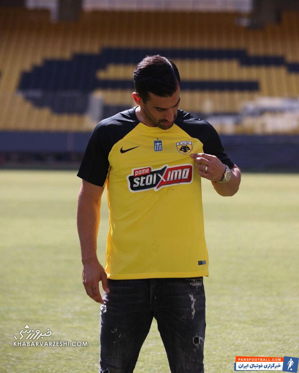 احسان حاج صفی در مراسم رونمایی از پیراهن جدید آ. ا.ک +عکس