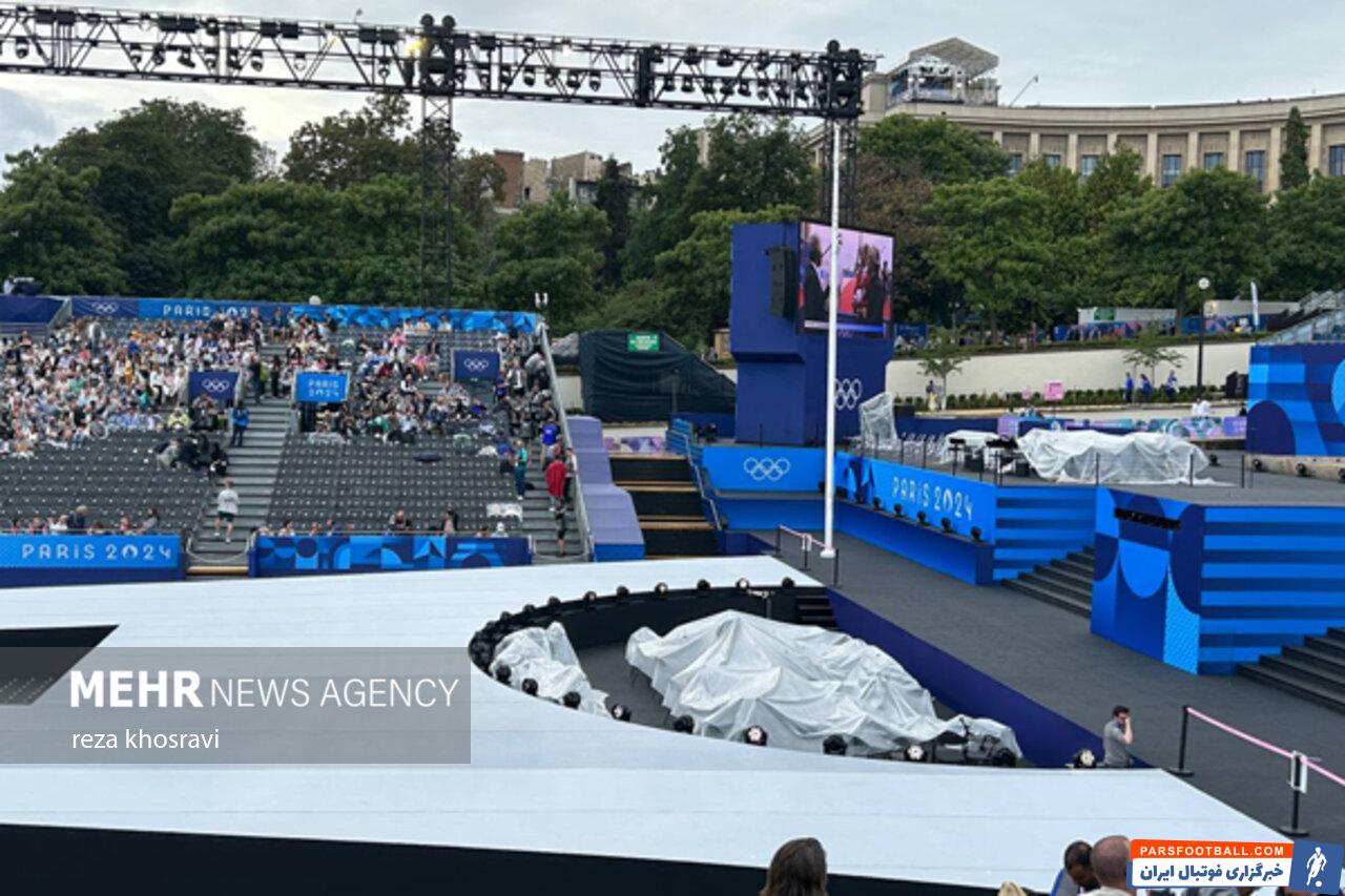 پاریس با آشفتگی به استقبال افتتاحیه رفت/ کشتی به سمت «ایفل»