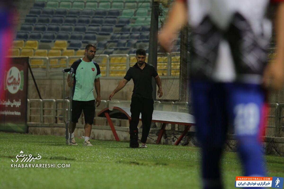 عکس| وضعیت عالیشاه بعد از شکستگی دو انگشت/ کاپیتان با آتل‌پا دیده شد