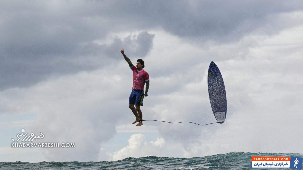 تصویری استثنایی از گابریل مدینا موج سوار برزیلی