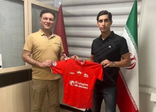 محمد نادری قرارداد خود را با تراکتور تمدید کرد