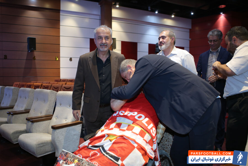 کارلوس گاریدو هدیه ویژه ای به هوادار خاص پرسپولیس داد