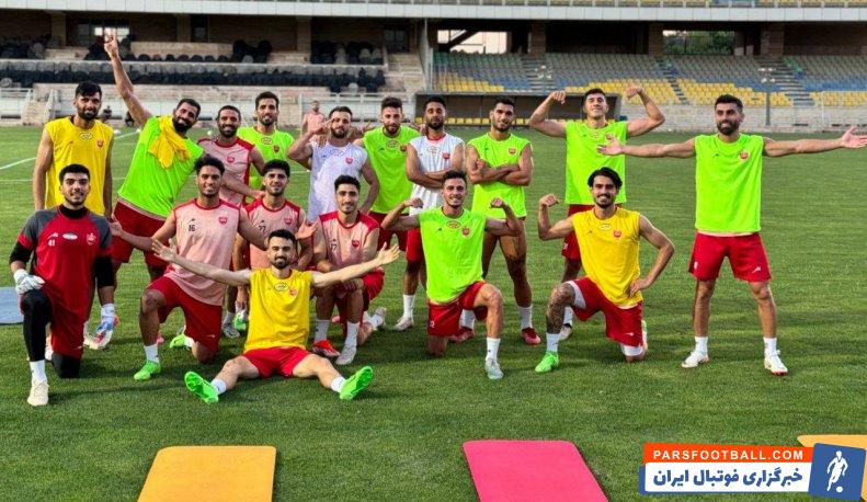 رفیعی ؛ اشاره سروش رفیعی به تمرکز با ژست خاص در تمرین پرسپولیس