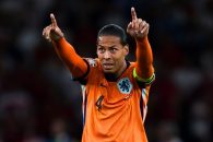 هلند ؛ فن دایک : اور پس از پایان بازی مستقیما به سمت رختکن فرار کرد