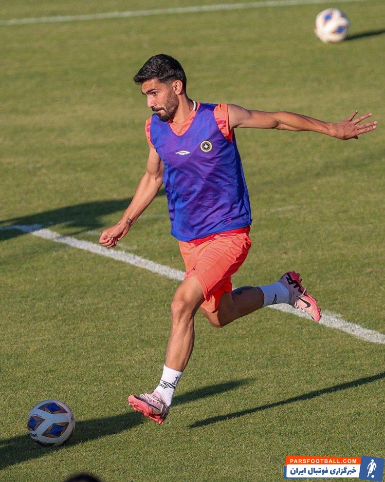 شکاری ؛ رضا شکاری با انگیزه بالا در تمرین سپاهان 