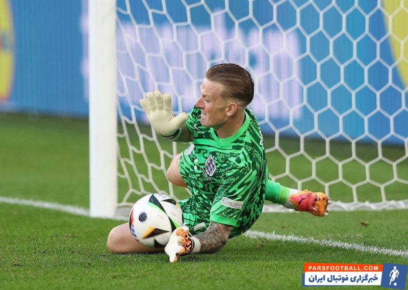 انگلیس ؛ جهت پنالتی جردن پیکفورد روی بطری جردن پیکفورد