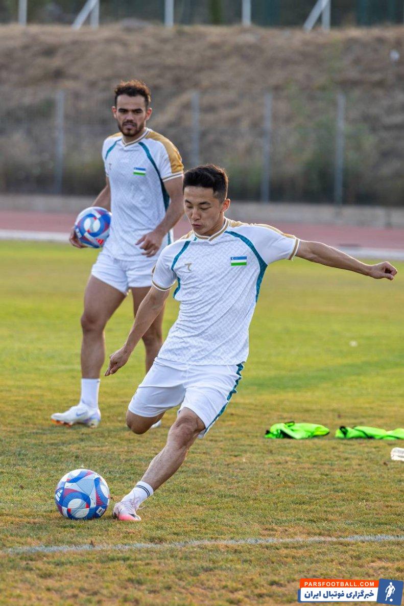 ازبکستان ؛ حضور اوستون اورونوف در تمرین ازبکستان پیش از دیدار دوستانه با نیوزیلند