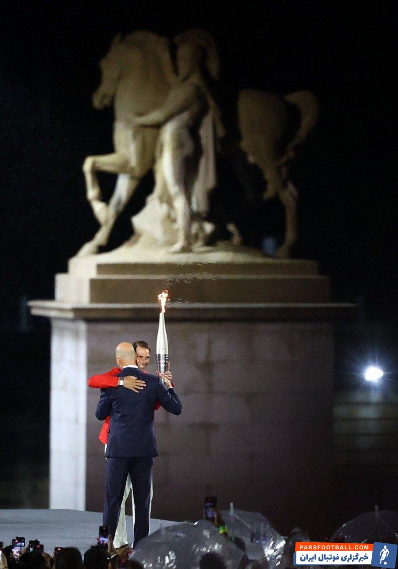 المپیک ؛ حمل مشعل المپیک ۲۰۲۴ پاریس توسط زین الدین زیدان و رافائل نادال