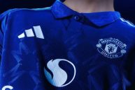 منچستریونایتد ؛ پیراهن دوم منچستریونایتد به رنگ آبی نیلی