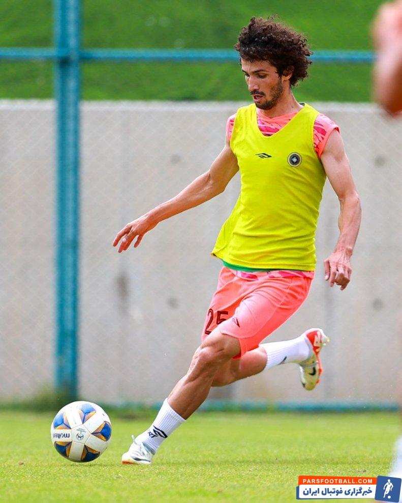 سپاهان ؛ وحدت حنانوف با انگیزه بالا در تمرین سپاهان