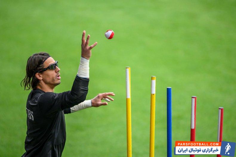 زومر ؛ یان زومر گلر سوئیس و استفاده از عینکی خاص 