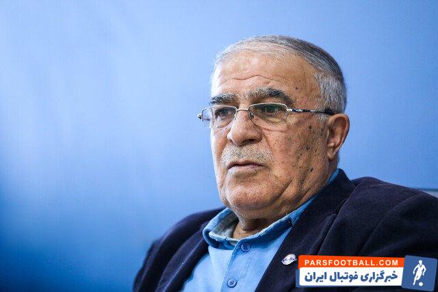 حسن روشن : جواد نکونام با نظر کمیته فنی بازیکن جدید بگیرد