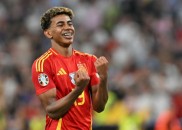 یامال ؛ لامین یامال با پیراهن سانتوس با نام نیمار