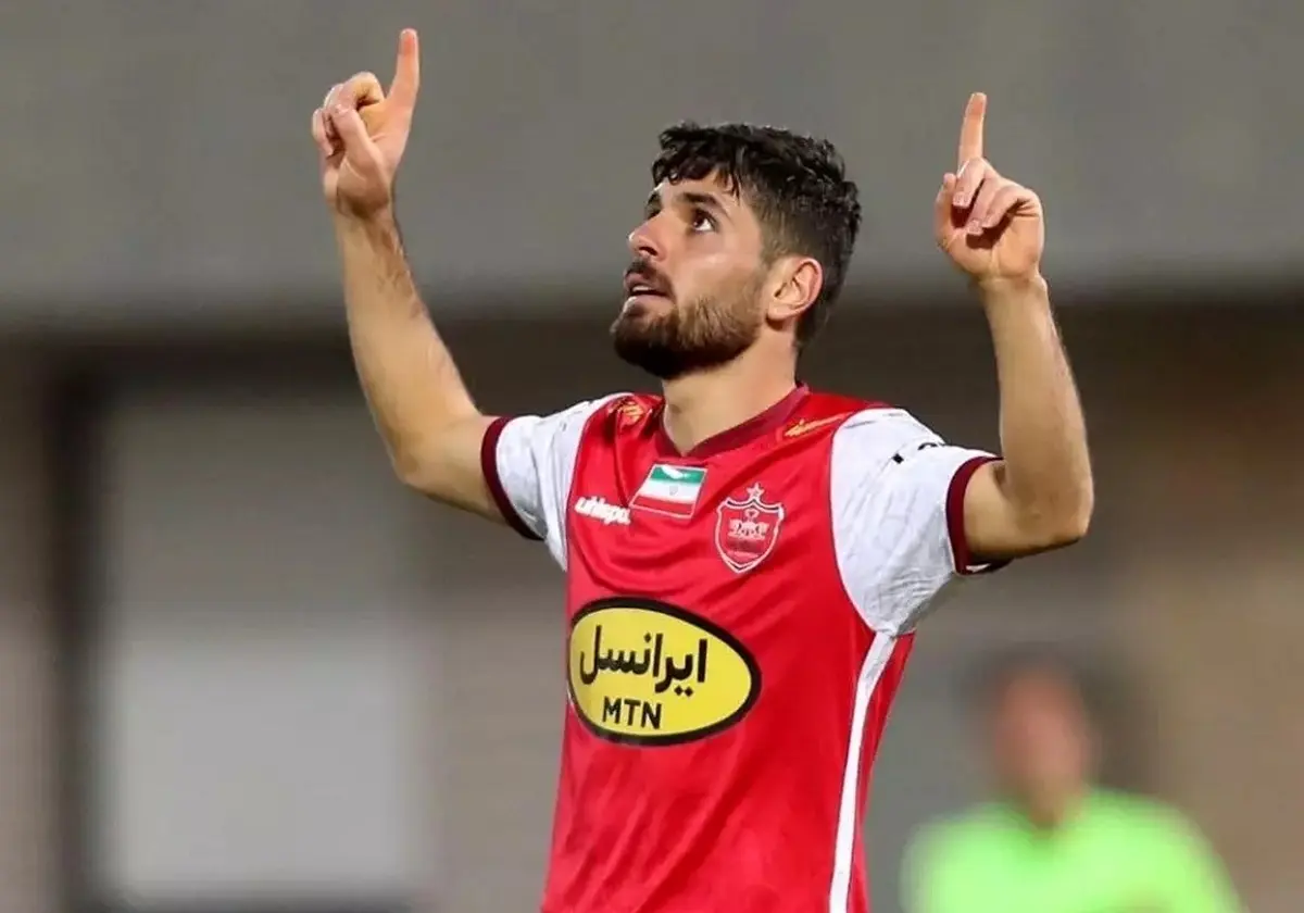 عمری ؛ محمد عمری وینگر تیم فوتبال ملوان : هیچ مذاکرهای با باشگاه استقلال نداشتهام