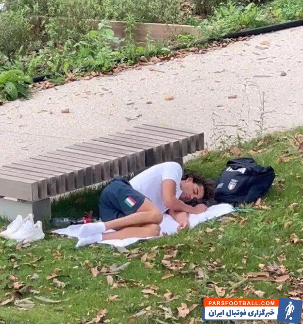 عکس| اتفاق باورنکردنی در پاریس/ قهرمان شنای المپیک در پارک خوابید