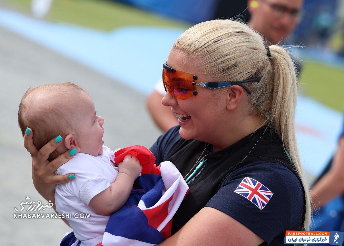 مدال نقره المپیک برای مادر کودک ۳ ماهه/ زندگی بعد از بچه‌دار شدن متوقف نمی‌شود +تصاویر