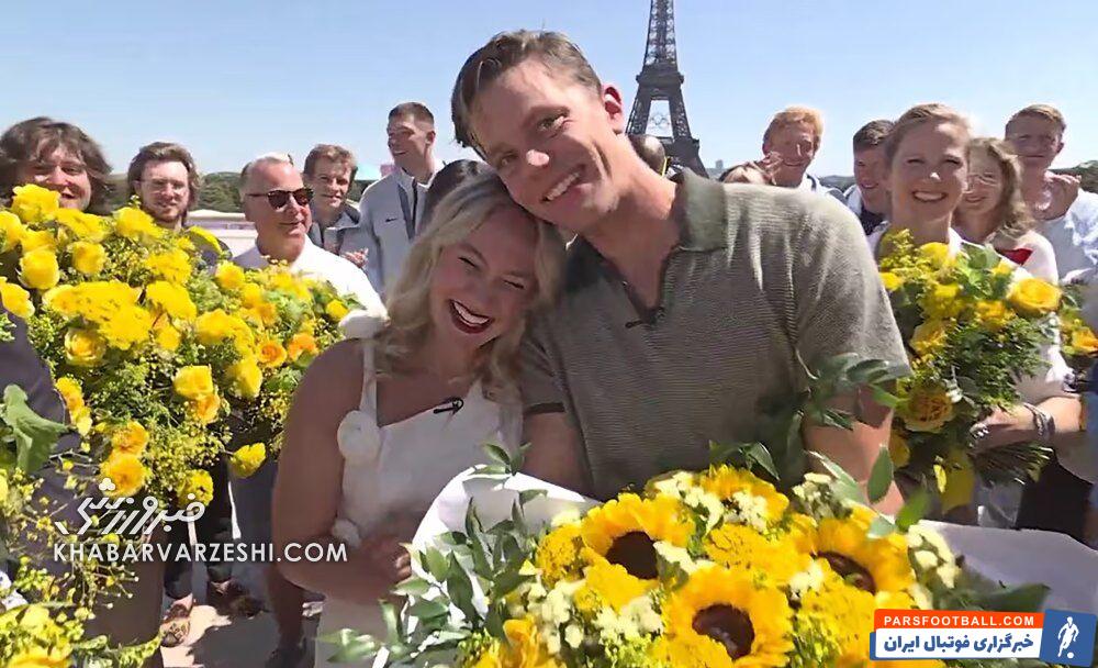 خواستگاری در المپیک با ۲۳۷۸ شاخه گل رز زرد +تصاویر