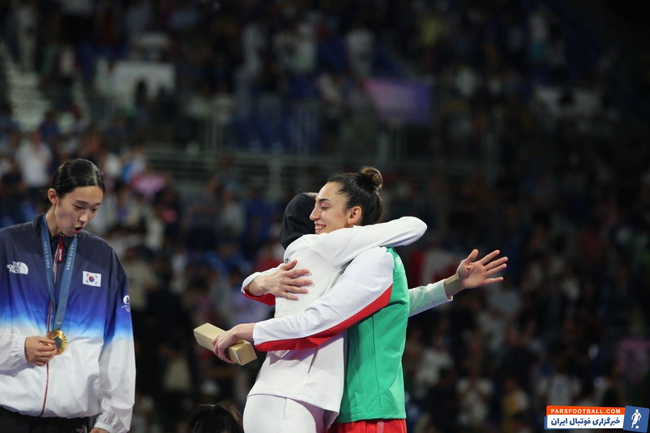 عکس | ناهید و کیمیا در آغوش هم؛ دو غریبه دو تا قلب دربه‌در!