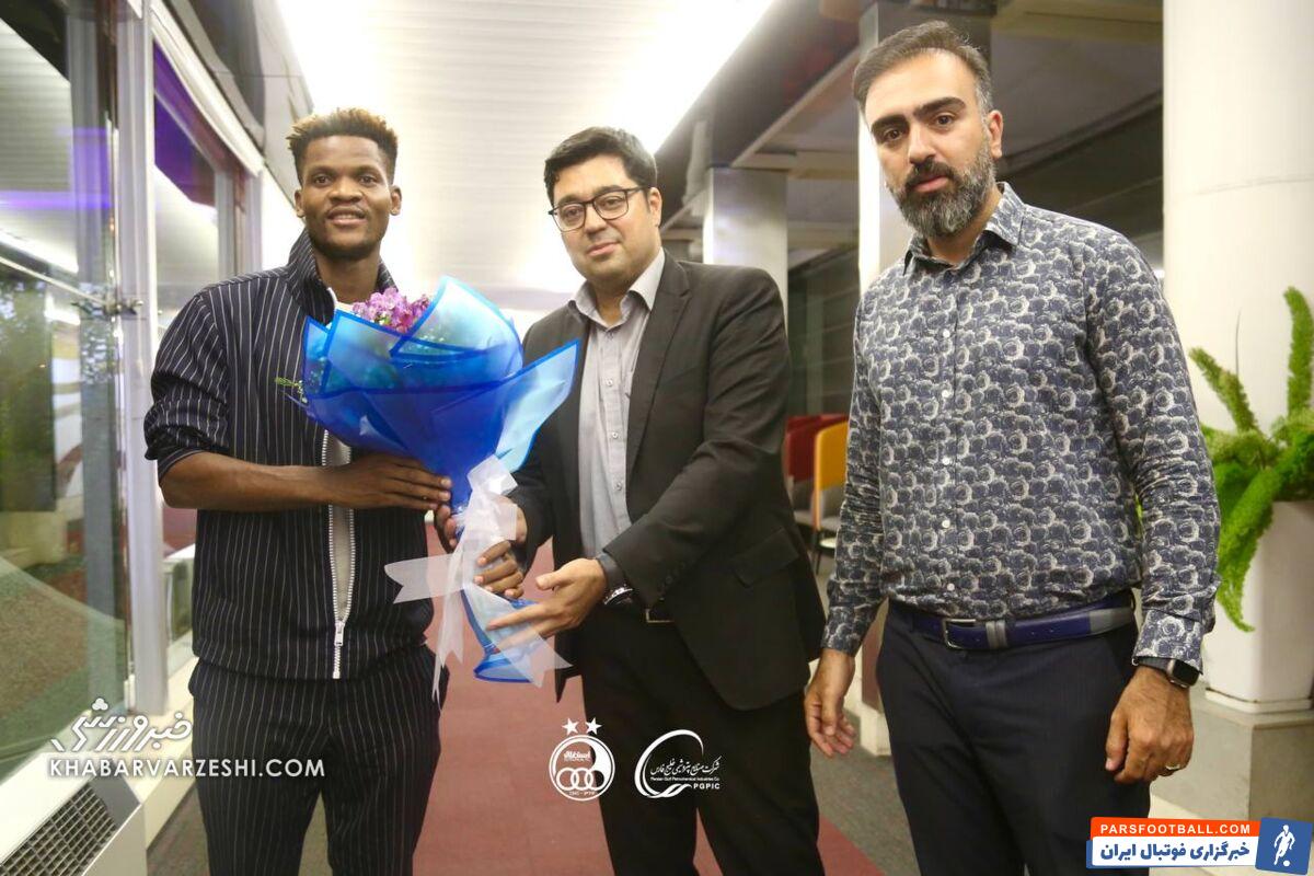 فاجعه در باشگاه استقلال / ادمین در مراسم استقبال