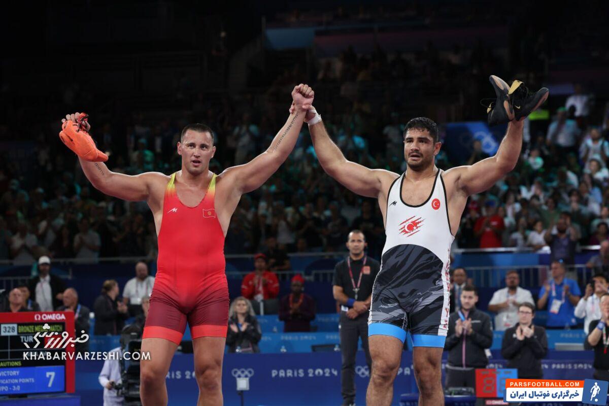 عکس| اتفاق کم سابقه در سنگین وزن المپیک پاریس؛ برنده و بازنده با هم خداحافظی کردند