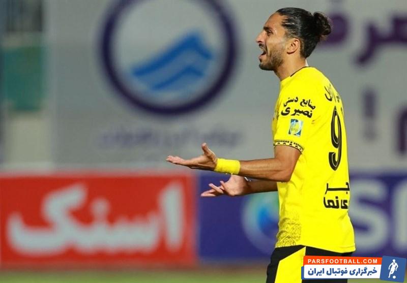 سیاوش یزدانی با انتشار پیامی شایعه اخراج از سپاهان را تکذیب کرد